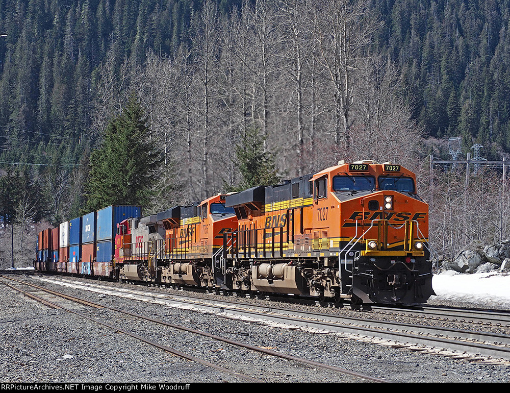 BNSF 7027